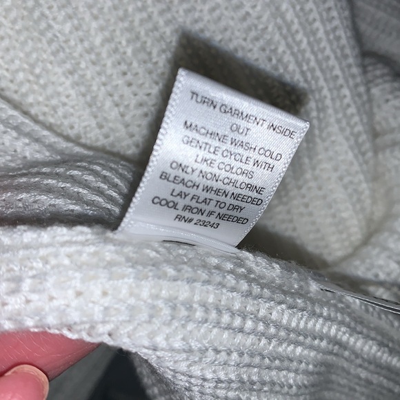 Soho Jeans New York and Company white soft sweater size S - Picture 8 of 8